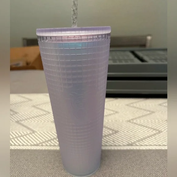 Starbucks cup/tumbler. - Picture 1 of 3